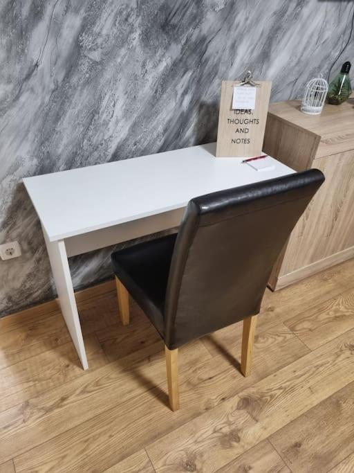 Studio Apartman Bojana 34M2,Free Wifi,Parking Sisak Exteriör bild